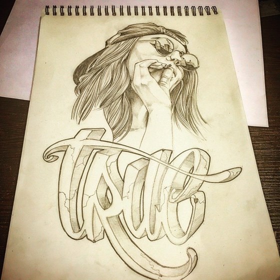 Рисунки: эскизы