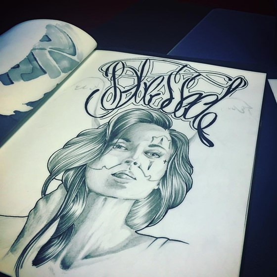 Рисунки: эскизы